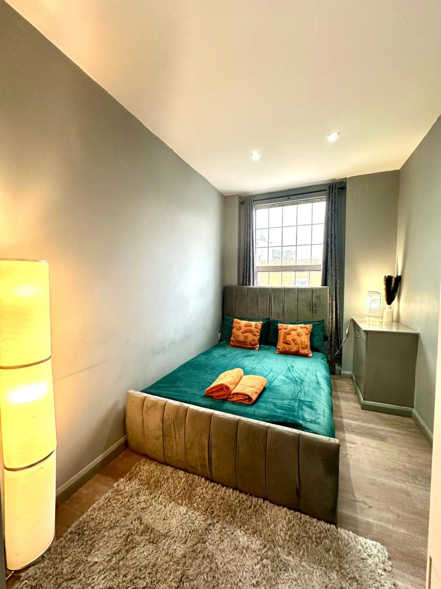Spacious 3 Bedroom Flat In Kings Cross, St 159 * Londen