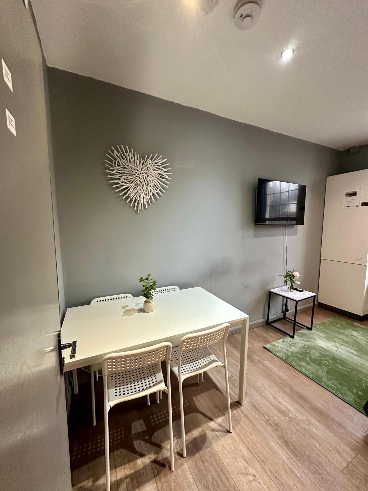 Spacious 3 Bedroom Flat In Kings Cross, St 159 Londen